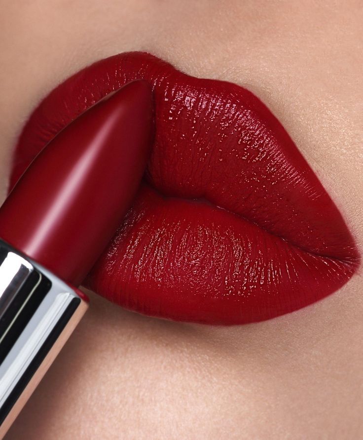 Rojo clásico con subtono frío