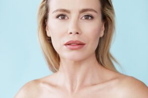 Deep Plane Facelift: Resultados Naturales Sin Cirugía Mayor