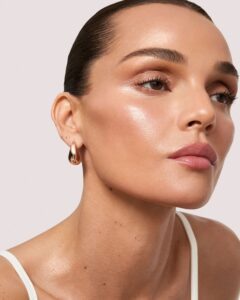 Piel apagada y sin brillo: causas y tratamientos recomendados por expertos